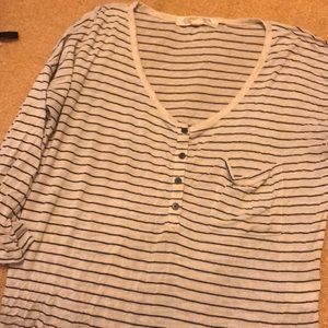 Quarter sleeve striped shirt